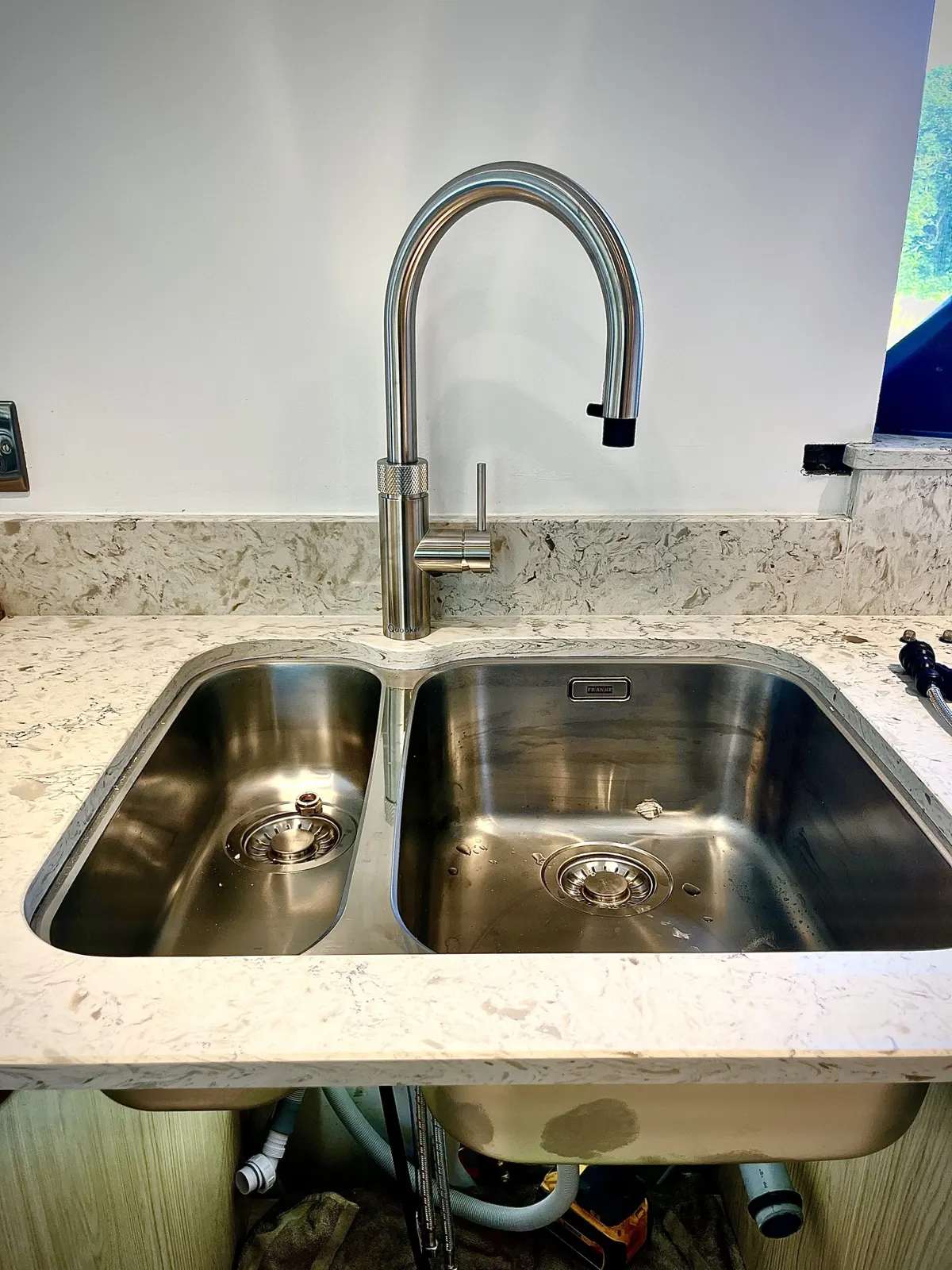 Kitchen sink and mixer tap